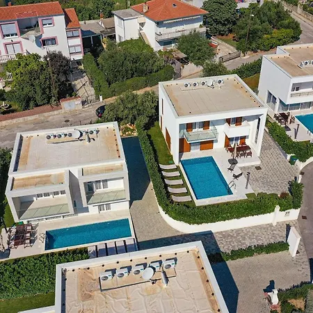 Luxury 4* Rachel *