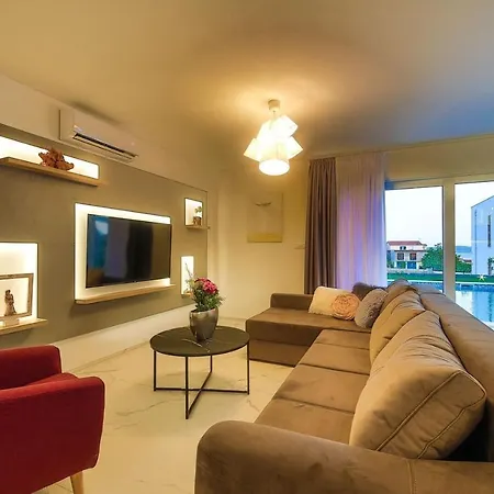 فيلة Luxury 4* Rachel